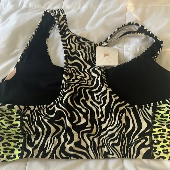 NWT lot of Fabletics White and Animal Print Sports bra - Picture 9 of 9